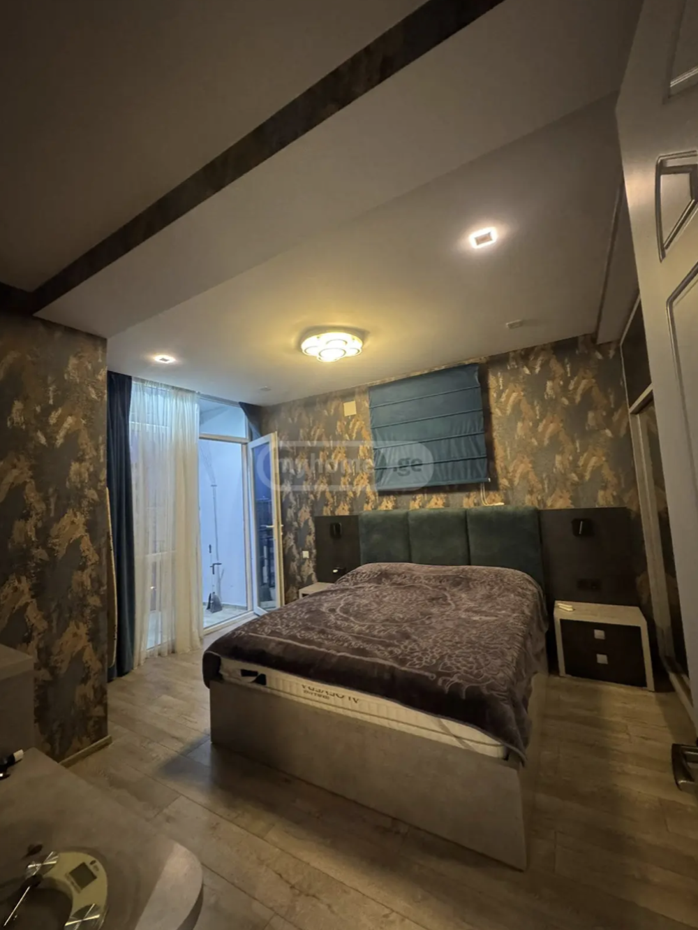 იყიდება 3 ოთახიანი ბინა ბათუმში